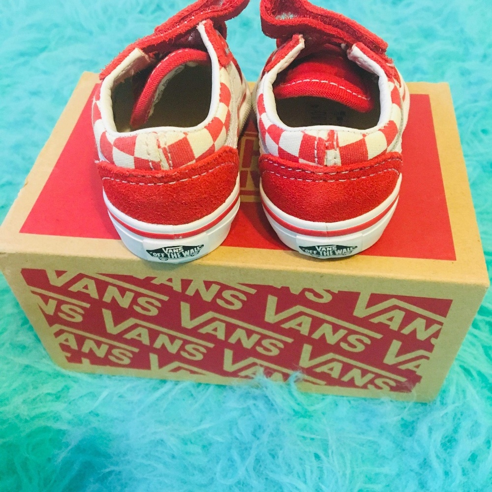 Vans - Picture 2 of 2